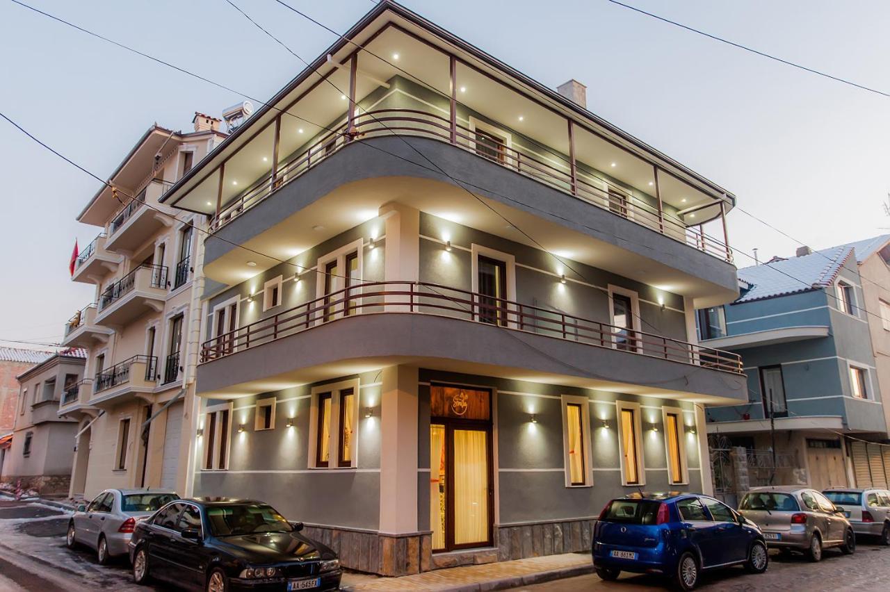 Korcasmilehotel Exterior photo